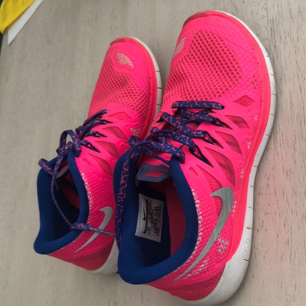 Nike Free 5.0 size 7.5 NEON PINK - Picture 2 of 3